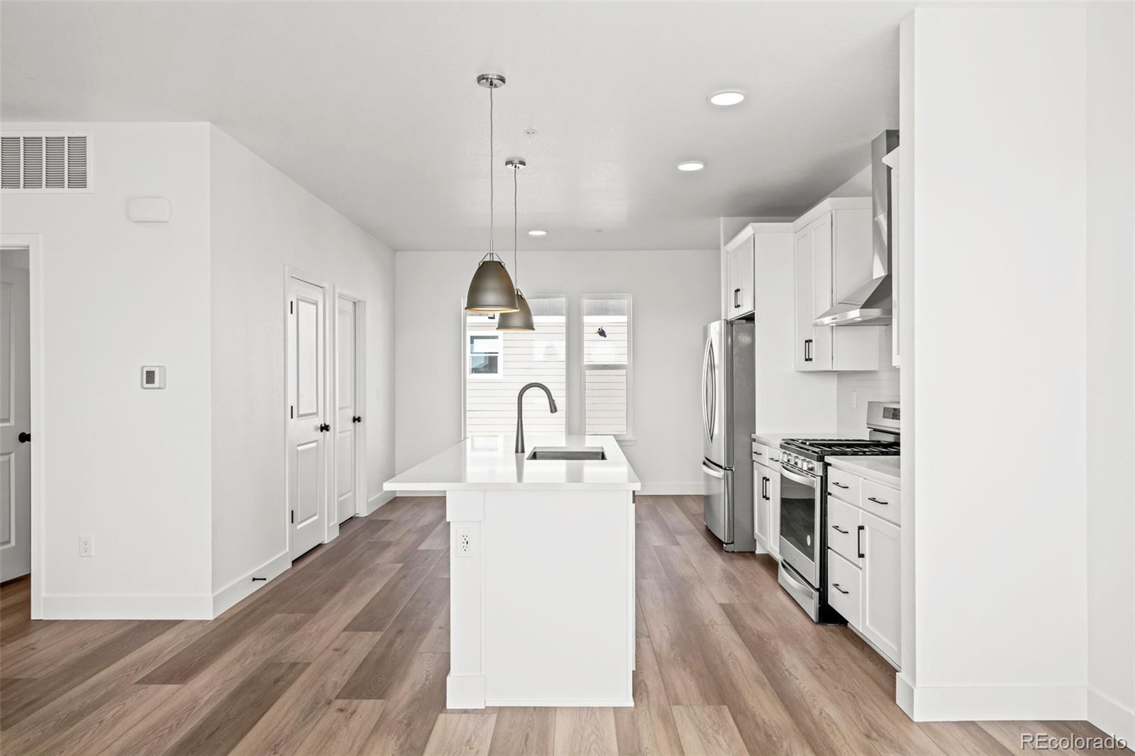 MLS Image #13 for 2672 w 68th avenue,denver, Colorado