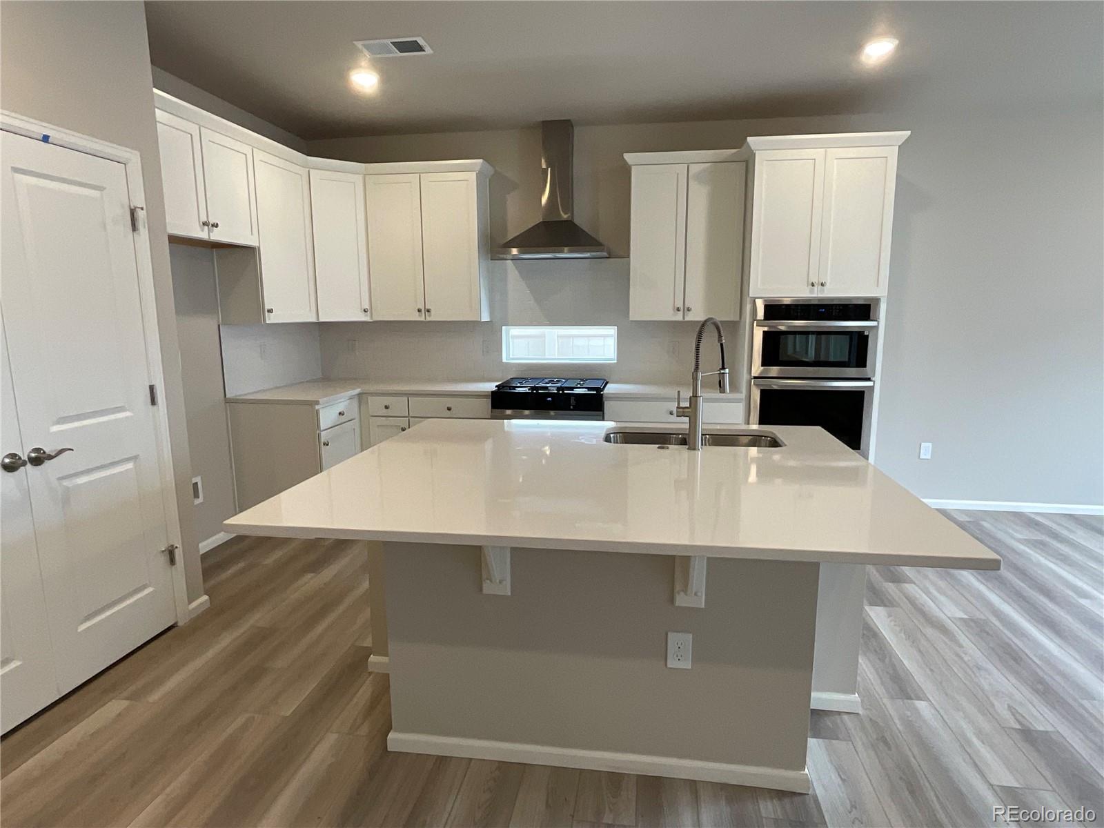 MLS Image #2 for 5186 n quemoy court,aurora, Colorado