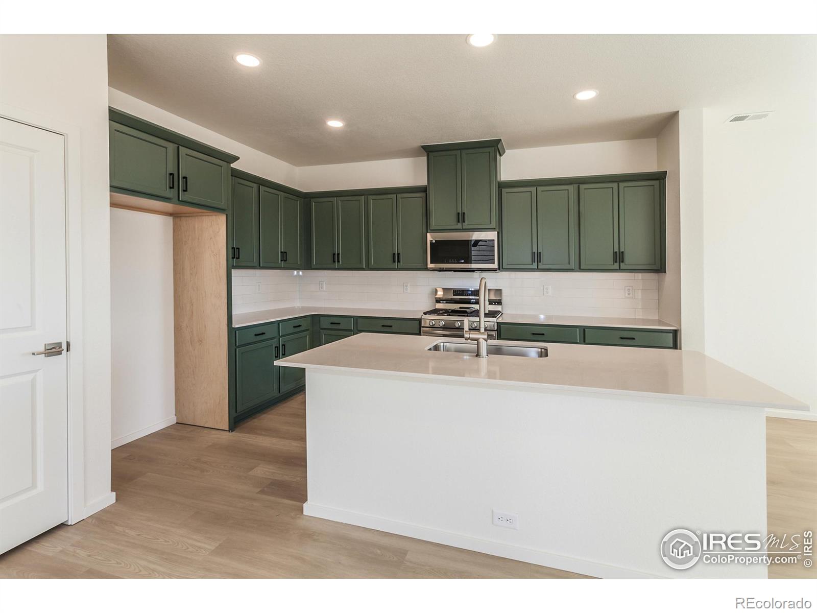 MLS Image #7 for 6108  dutch drive,timnath, Colorado