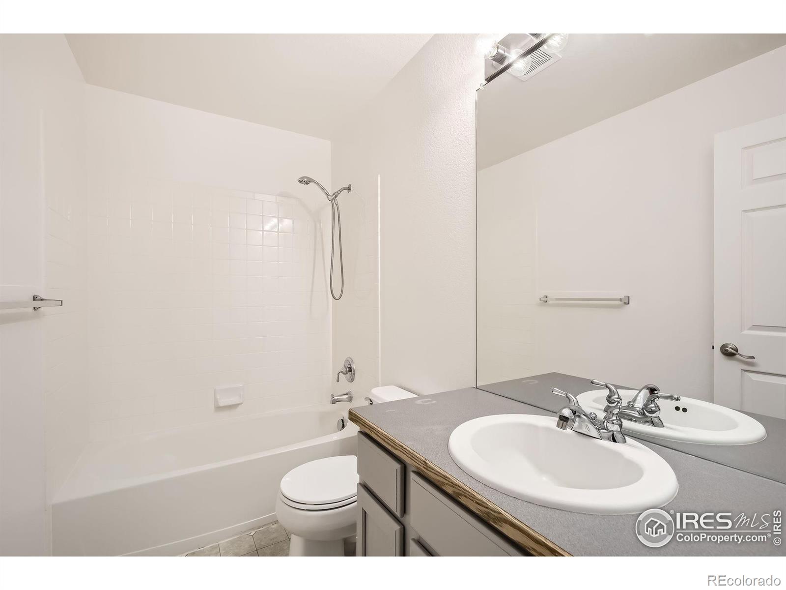 MLS Image #16 for 1907  green wing drive,johnstown, Colorado