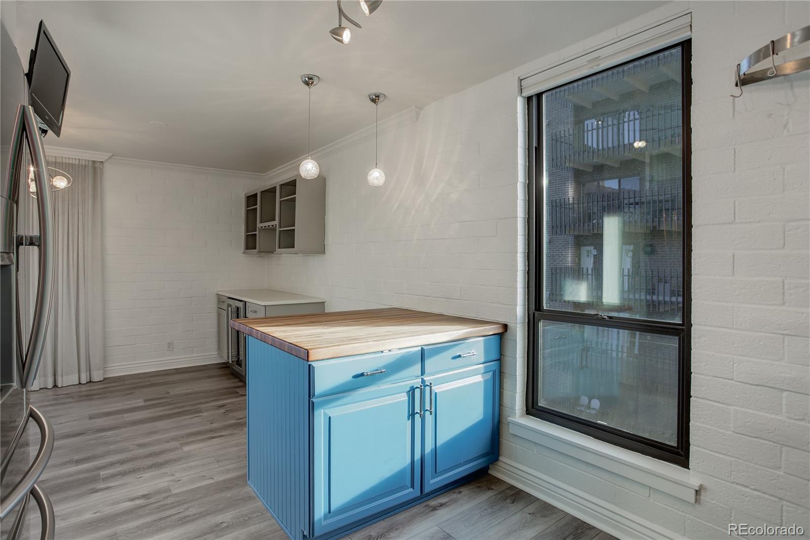 MLS Image #3 for 460 s marion parkway,denver, Colorado