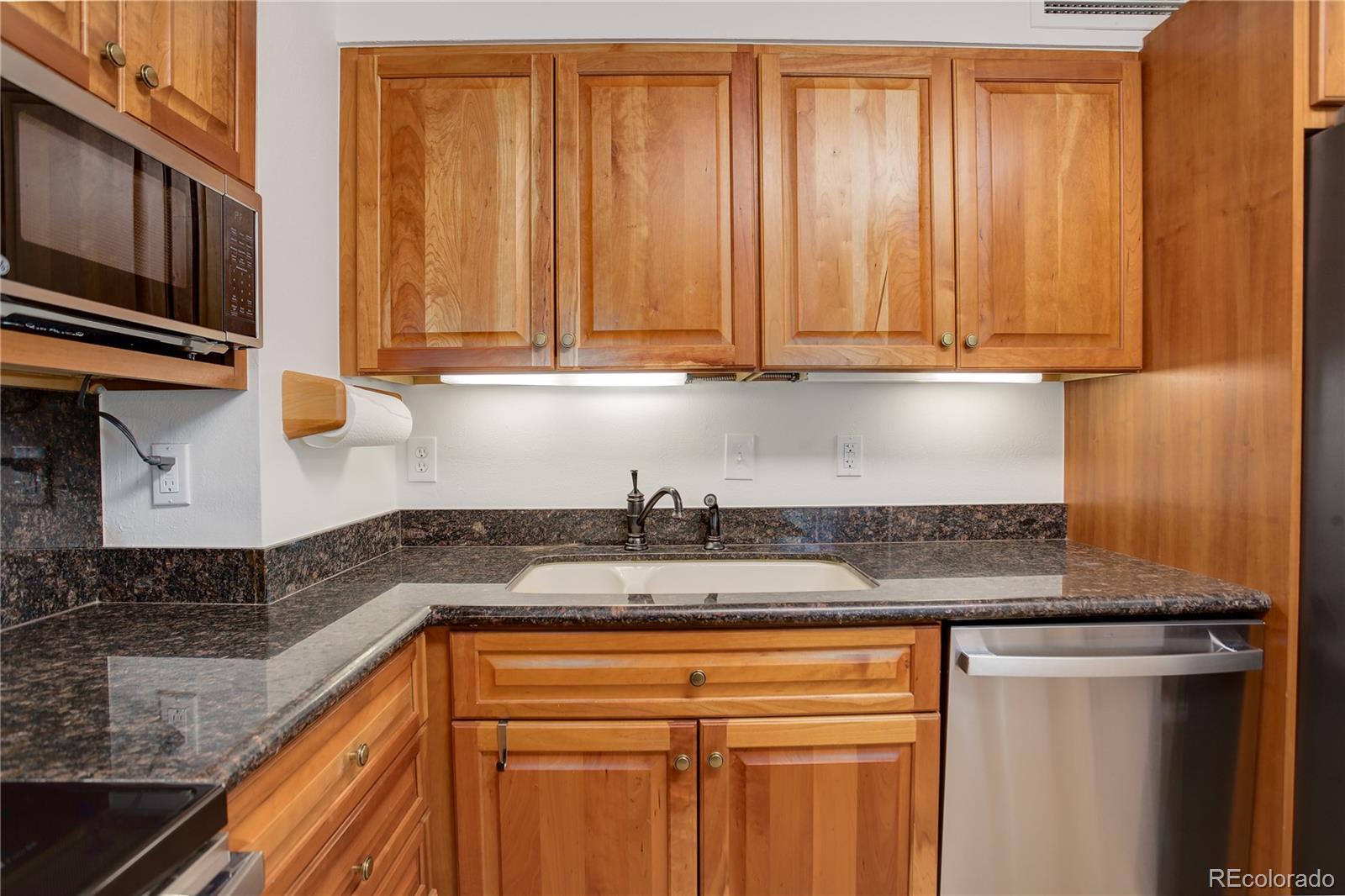 MLS Image #10 for 460 s marion parkway,denver, Colorado