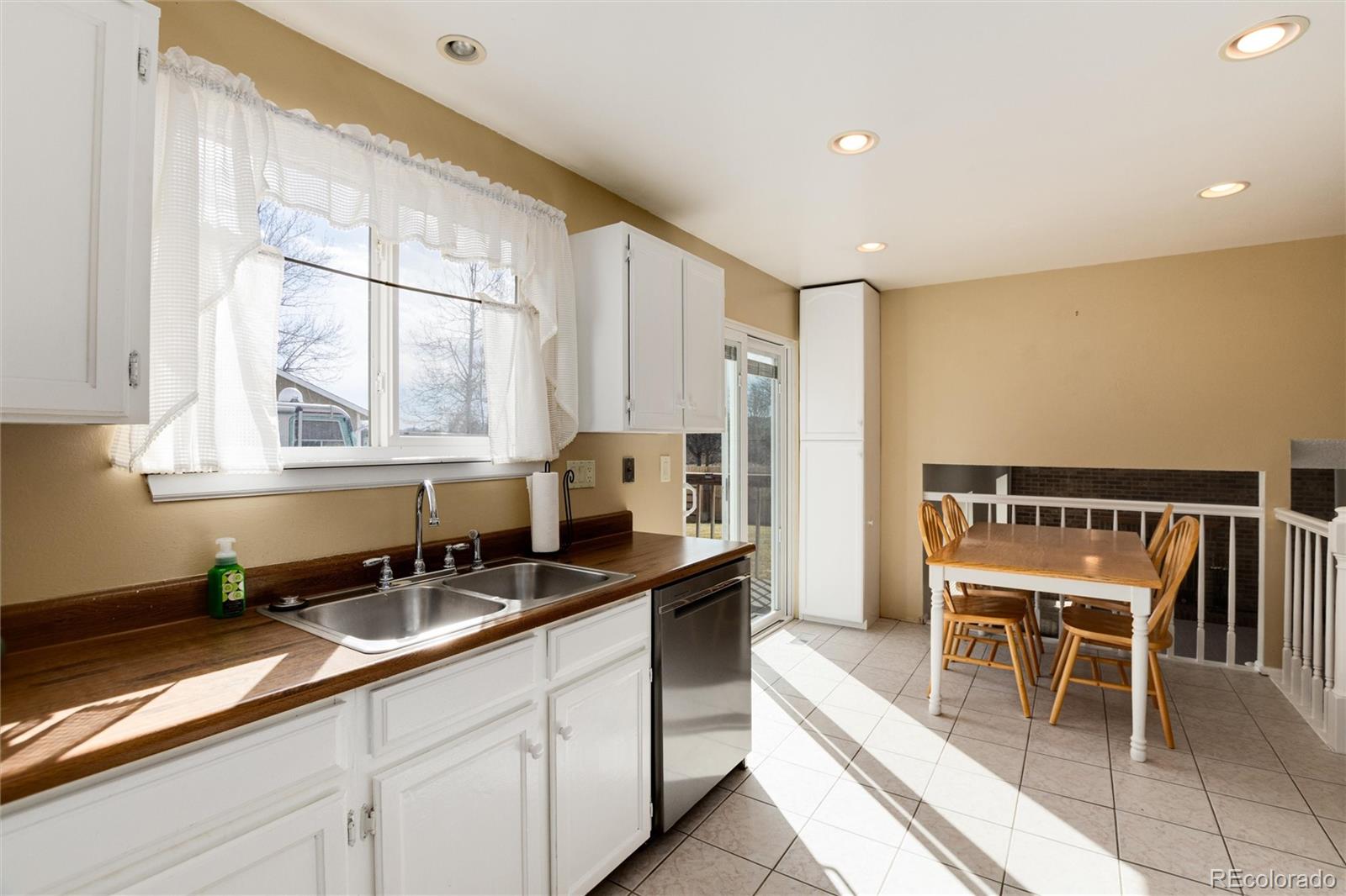 MLS Image #19 for 8152 s everett street,littleton, Colorado