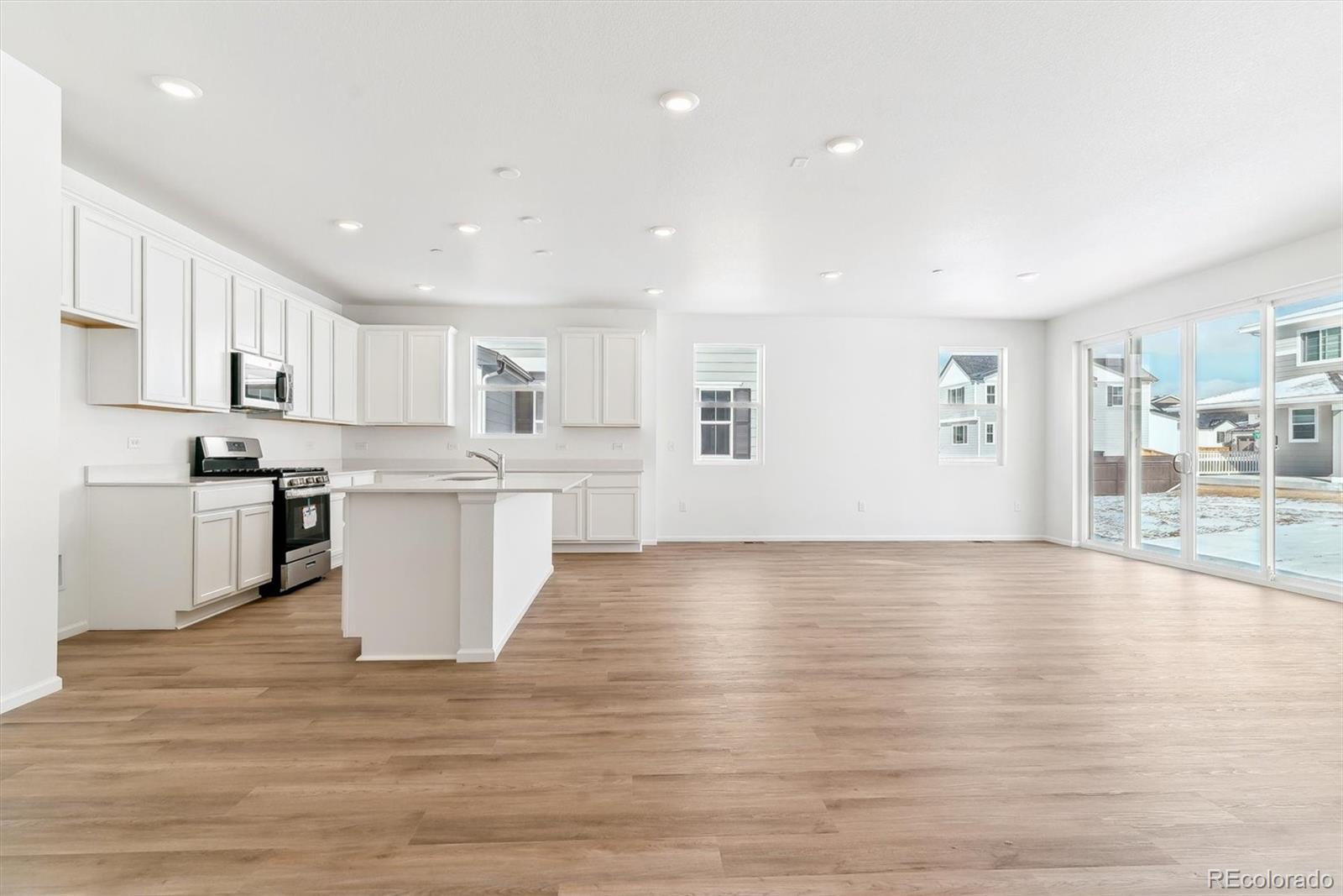 MLS Image #12 for 9132  telluride court,commerce city, Colorado