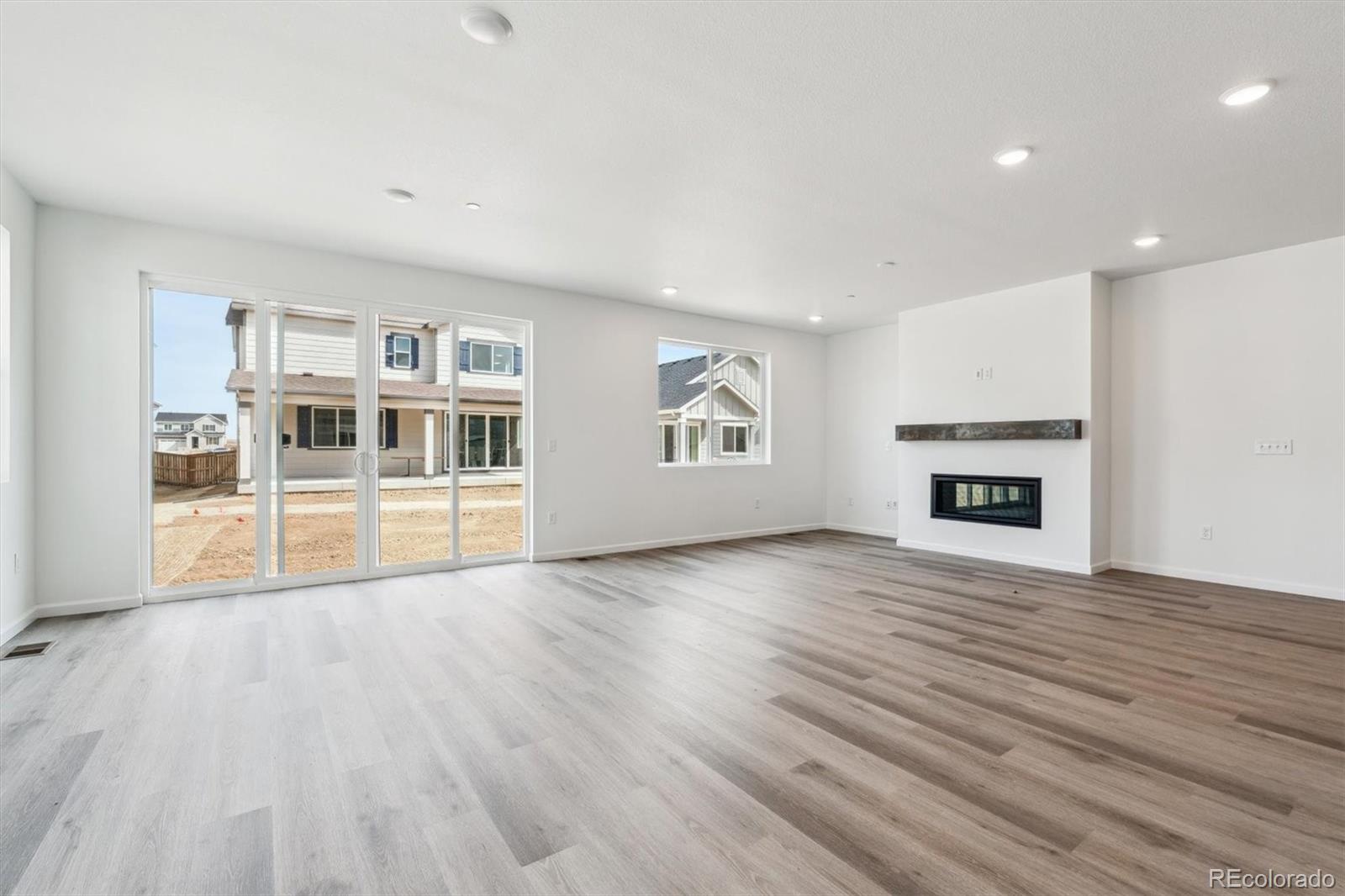 MLS Image #11 for 9112  telluride court,commerce city, Colorado