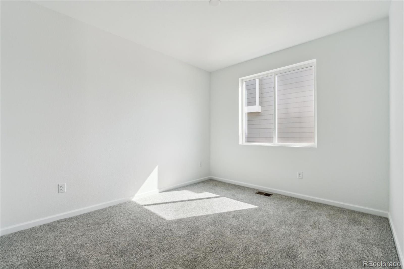 MLS Image #4 for 9112  telluride court,commerce city, Colorado