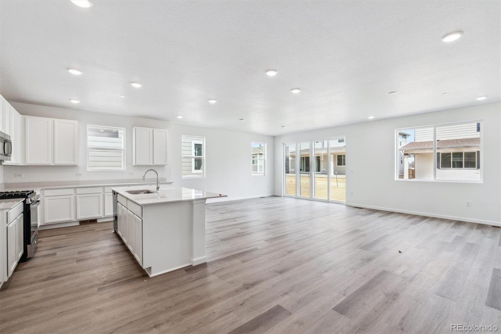 MLS Image #7 for 9112  telluride court,commerce city, Colorado