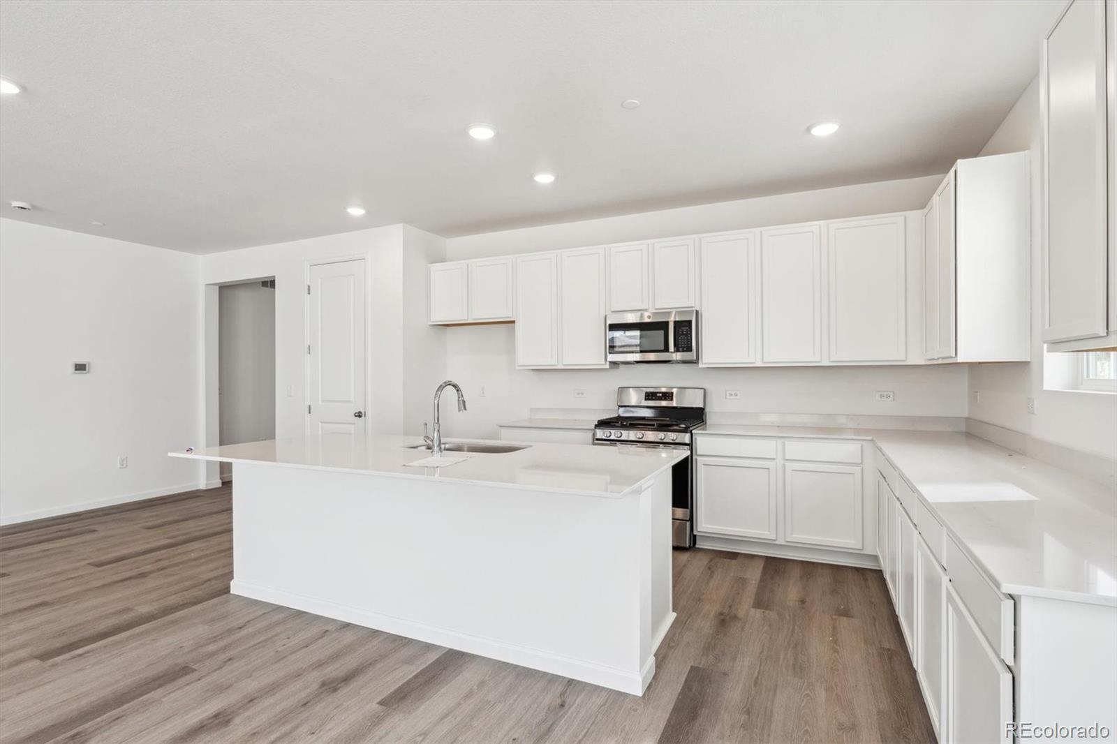 MLS Image #9 for 9112  telluride court,commerce city, Colorado