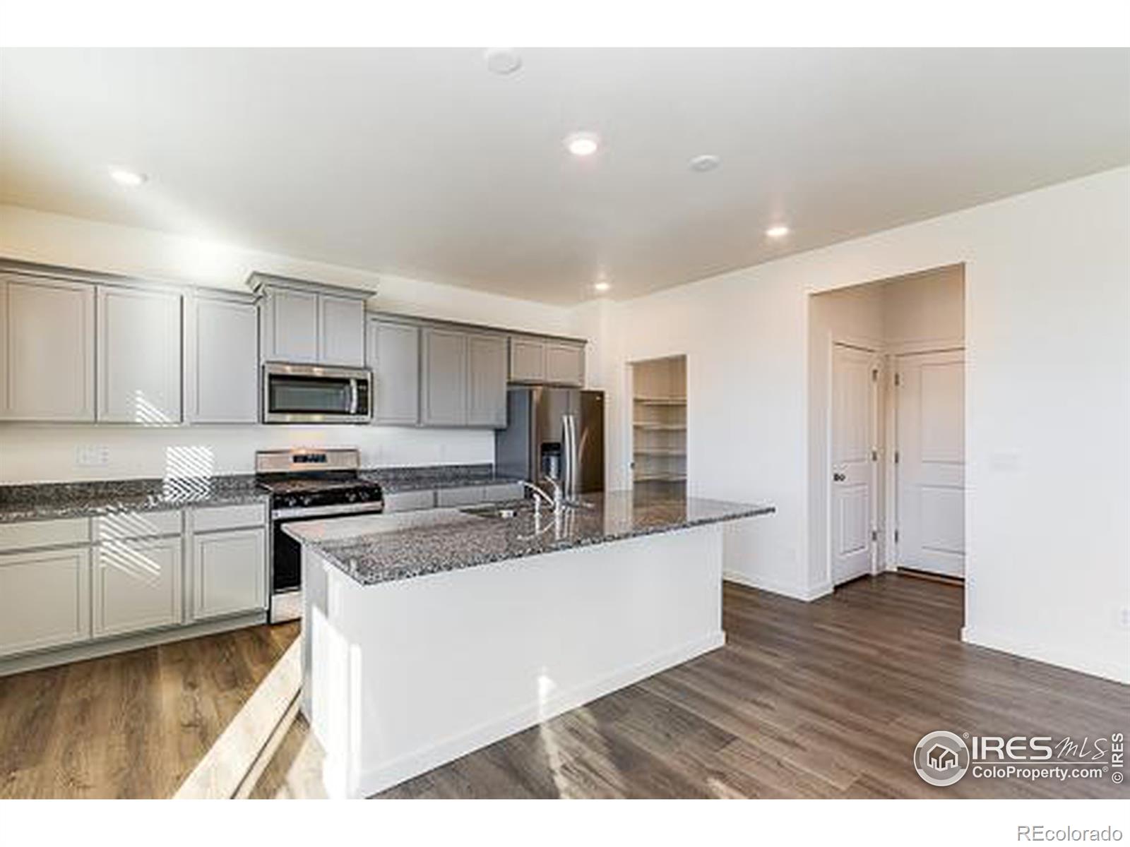 MLS Image #10 for 393  hummingbird lane,johnstown, Colorado