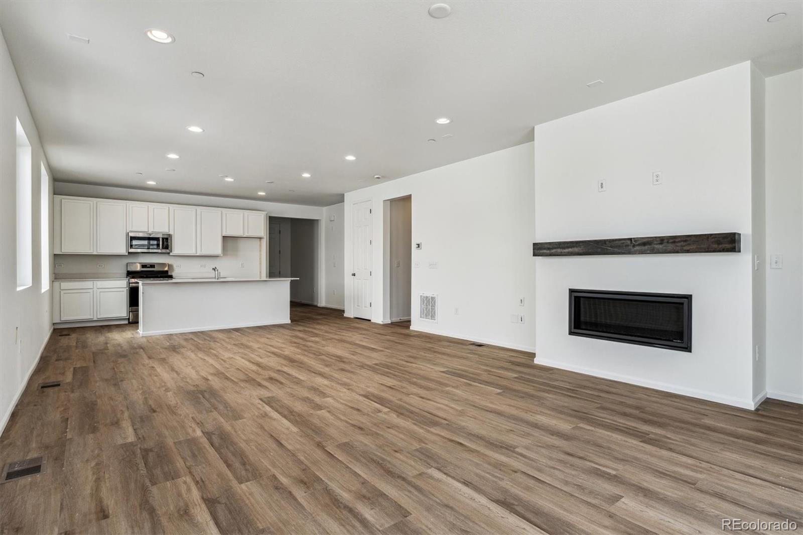 MLS Image #10 for 9661  ceylon street,commerce city, Colorado