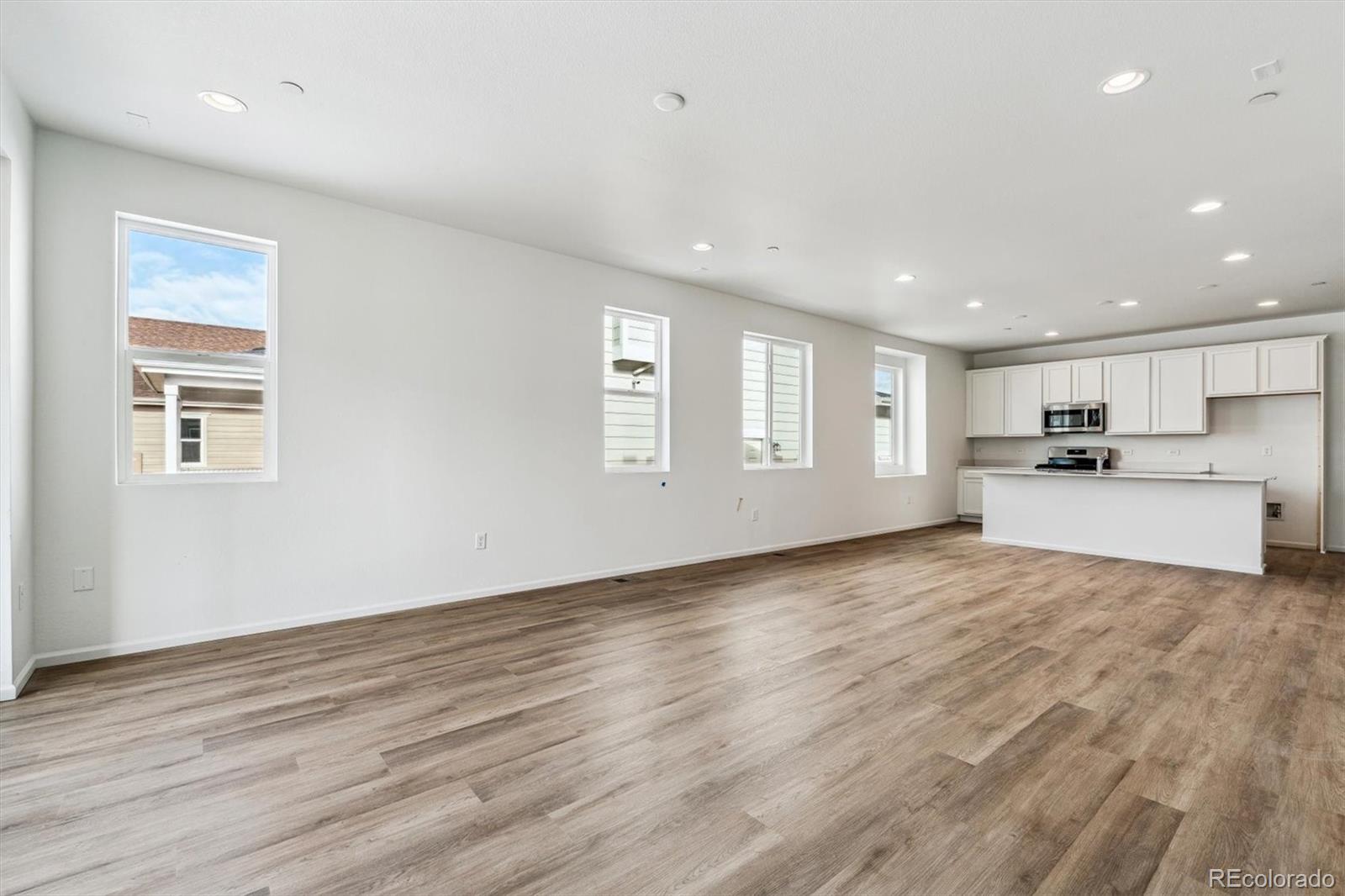 MLS Image #11 for 9661  ceylon street,commerce city, Colorado