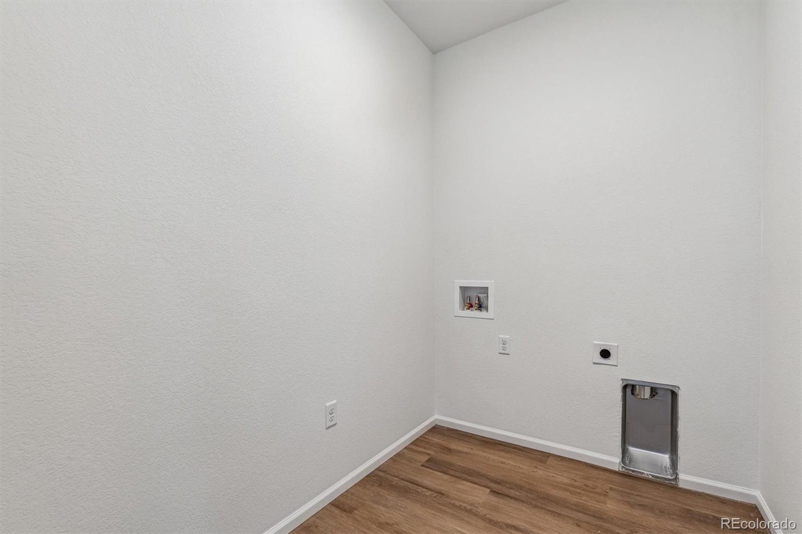 MLS Image #3 for 9661  ceylon street,commerce city, Colorado