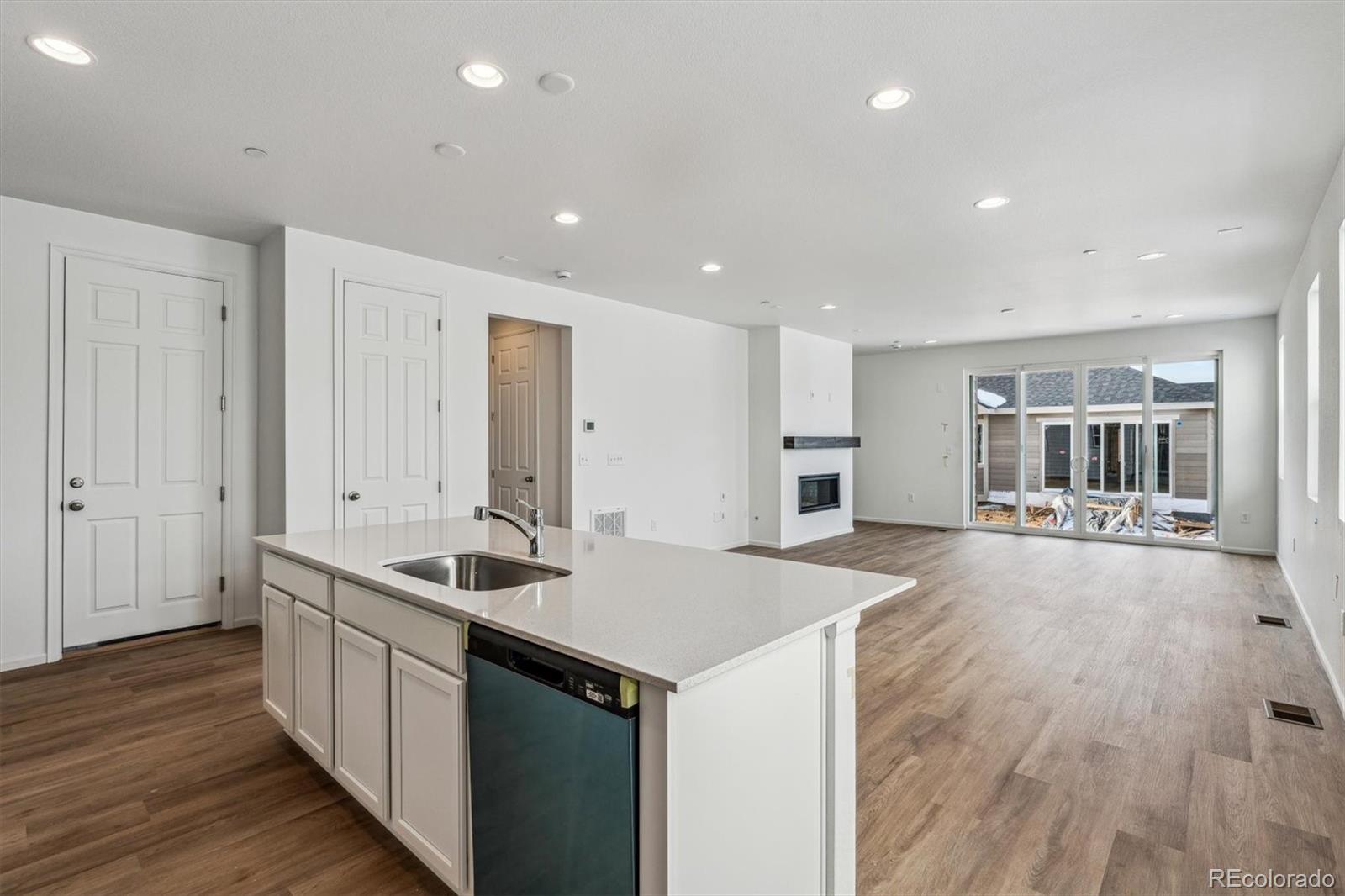 MLS Image #5 for 9661  ceylon street,commerce city, Colorado