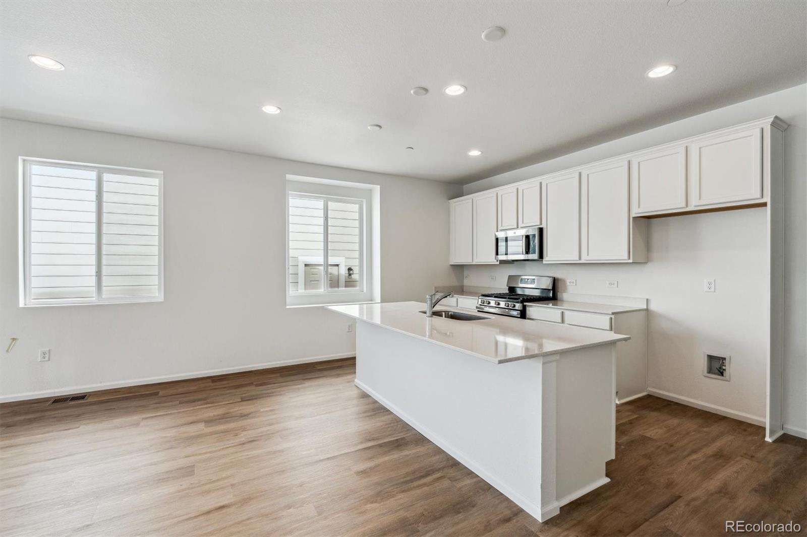 MLS Image #7 for 9661  ceylon street,commerce city, Colorado