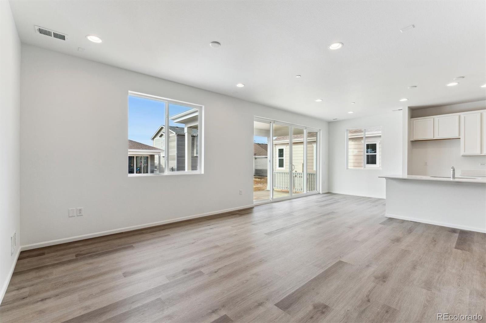 MLS Image #10 for 9663  ceylon street,commerce city, Colorado