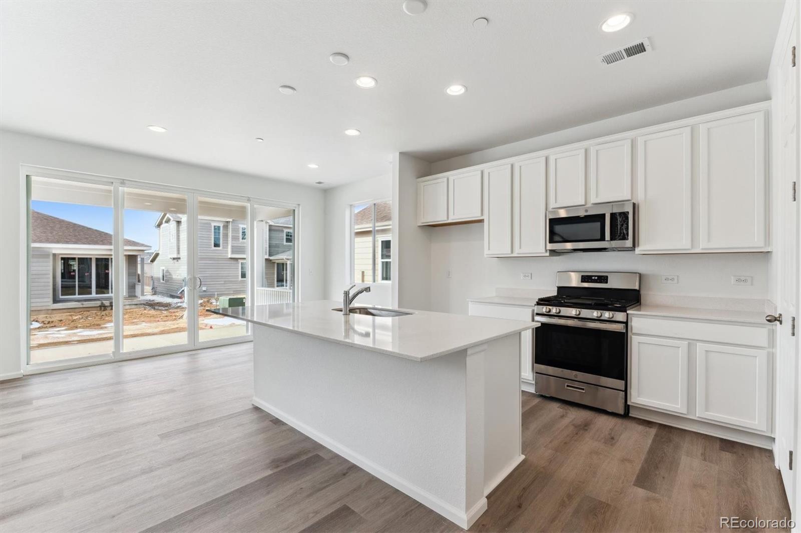 MLS Image #2 for 9663  ceylon street,commerce city, Colorado