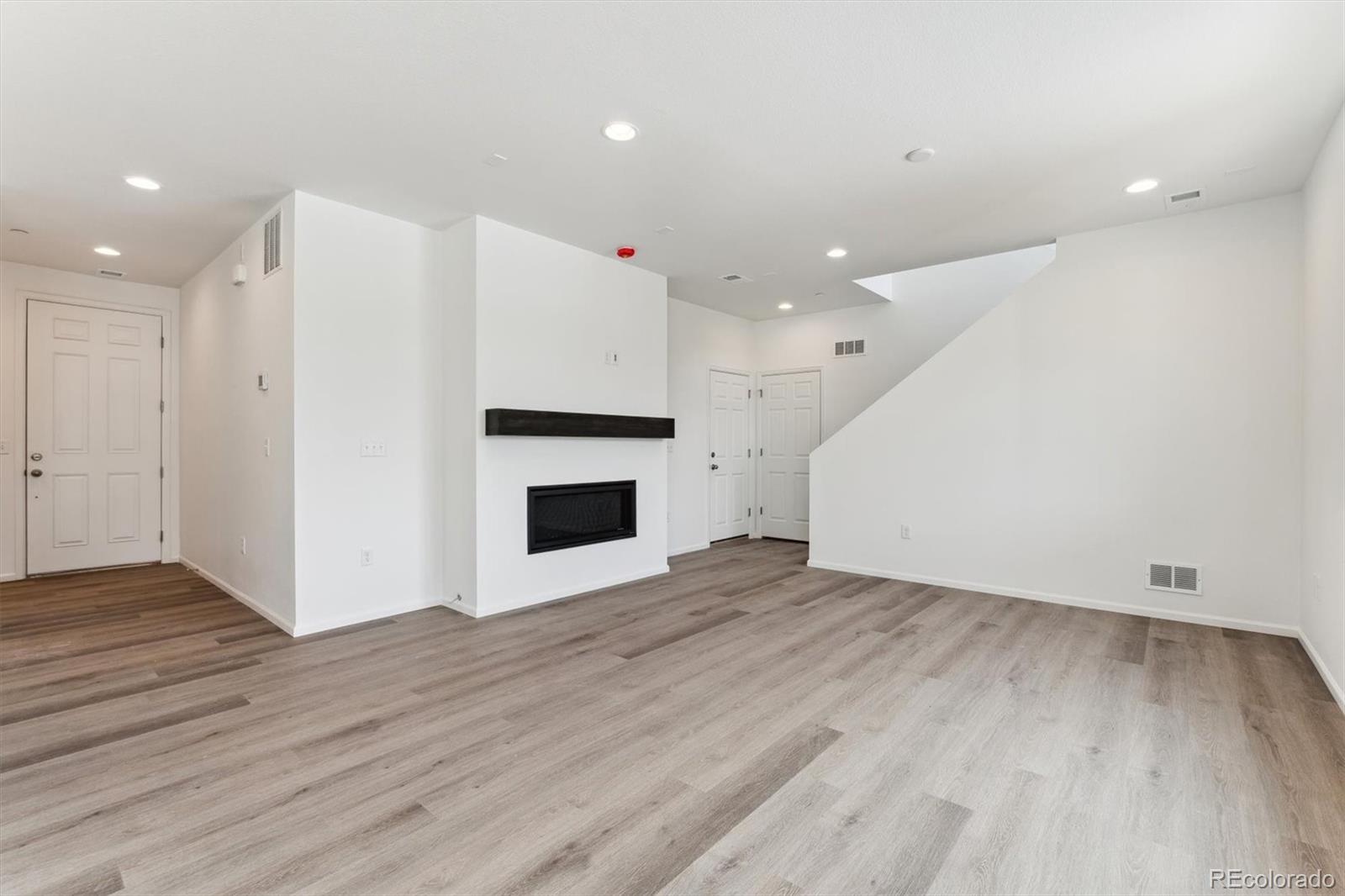 MLS Image #7 for 9663  ceylon street,commerce city, Colorado