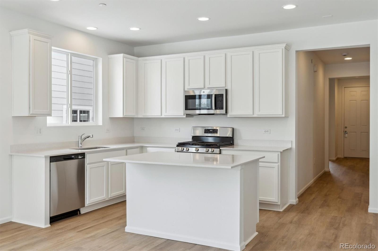 MLS Image #4 for 9673  ceylon street,commerce city, Colorado