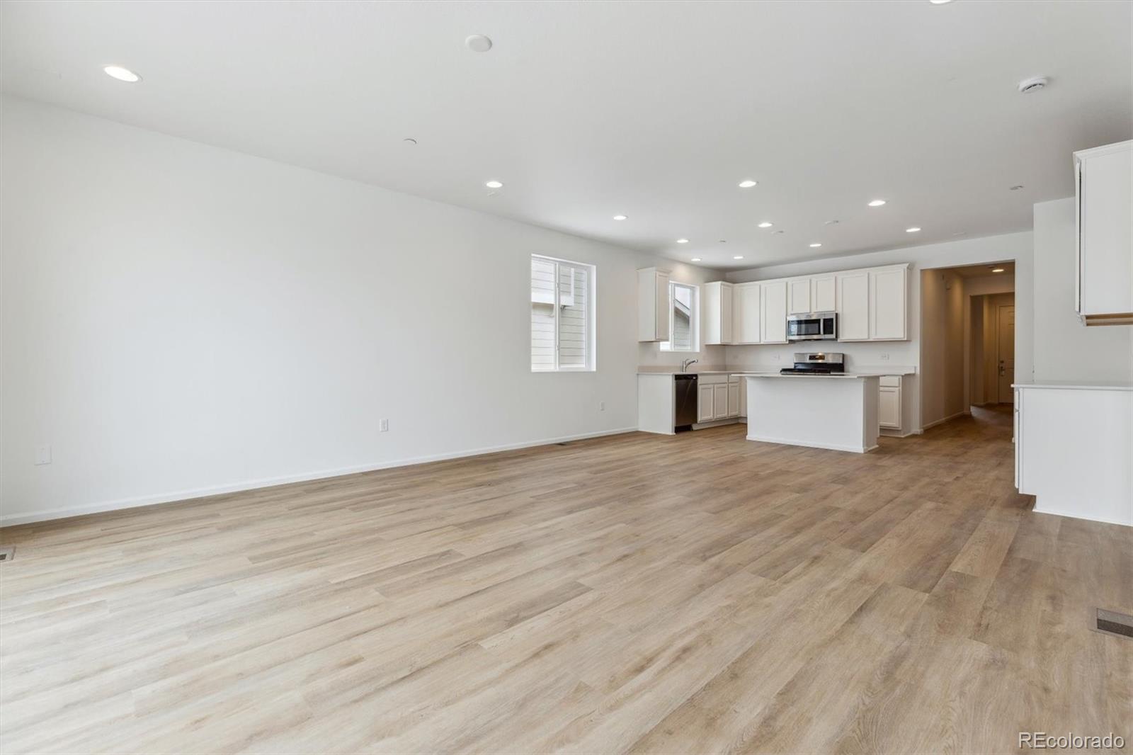 MLS Image #8 for 9673  ceylon street,commerce city, Colorado