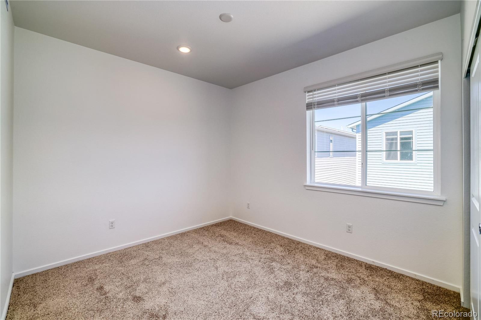 MLS Image #15 for 23950 e 41st avenue,aurora, Colorado