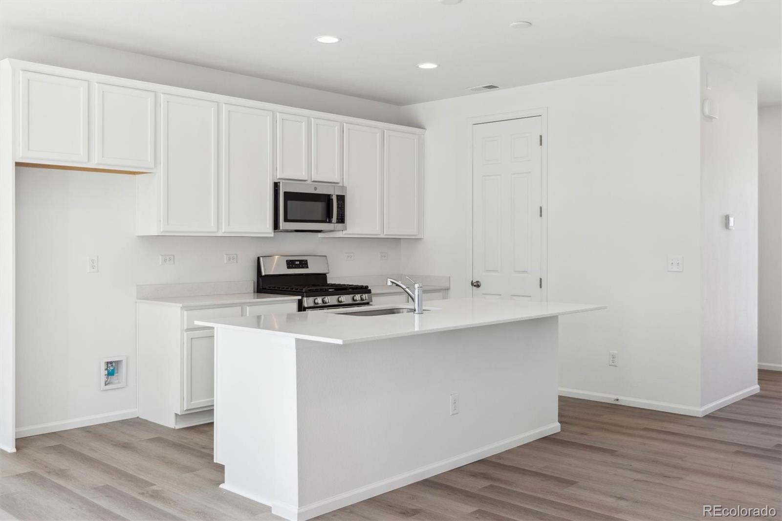 MLS Image #4 for 6554 n malta street,aurora, Colorado