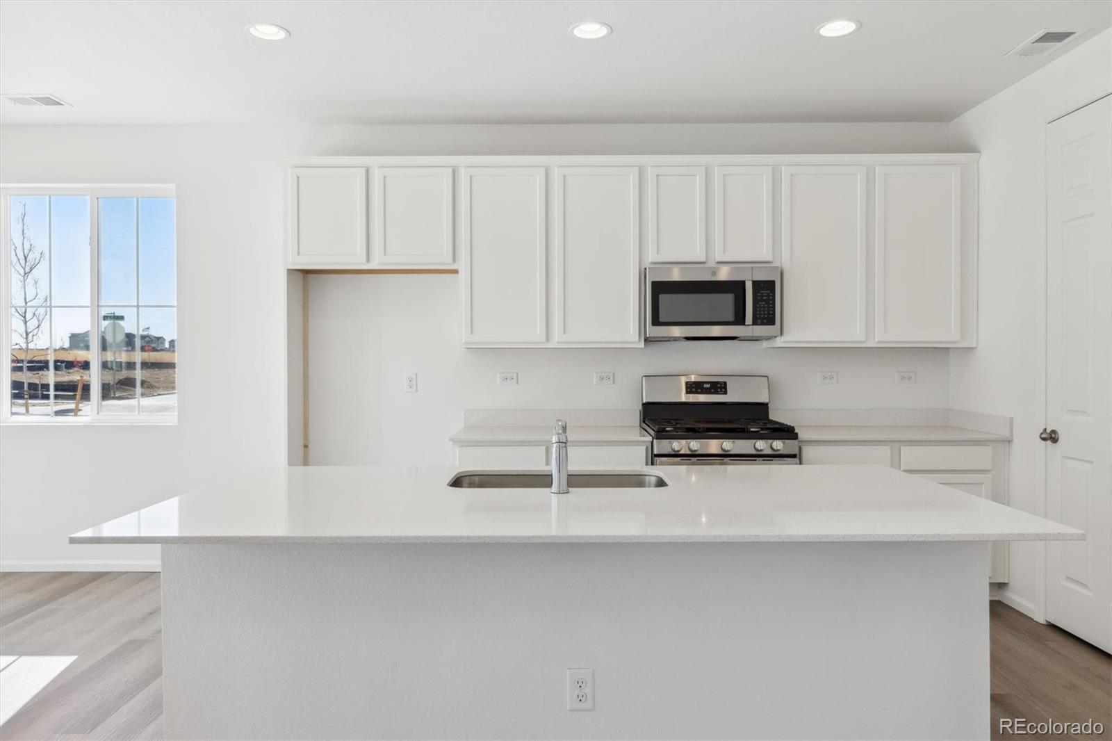 MLS Image #5 for 6554 n malta street,aurora, Colorado