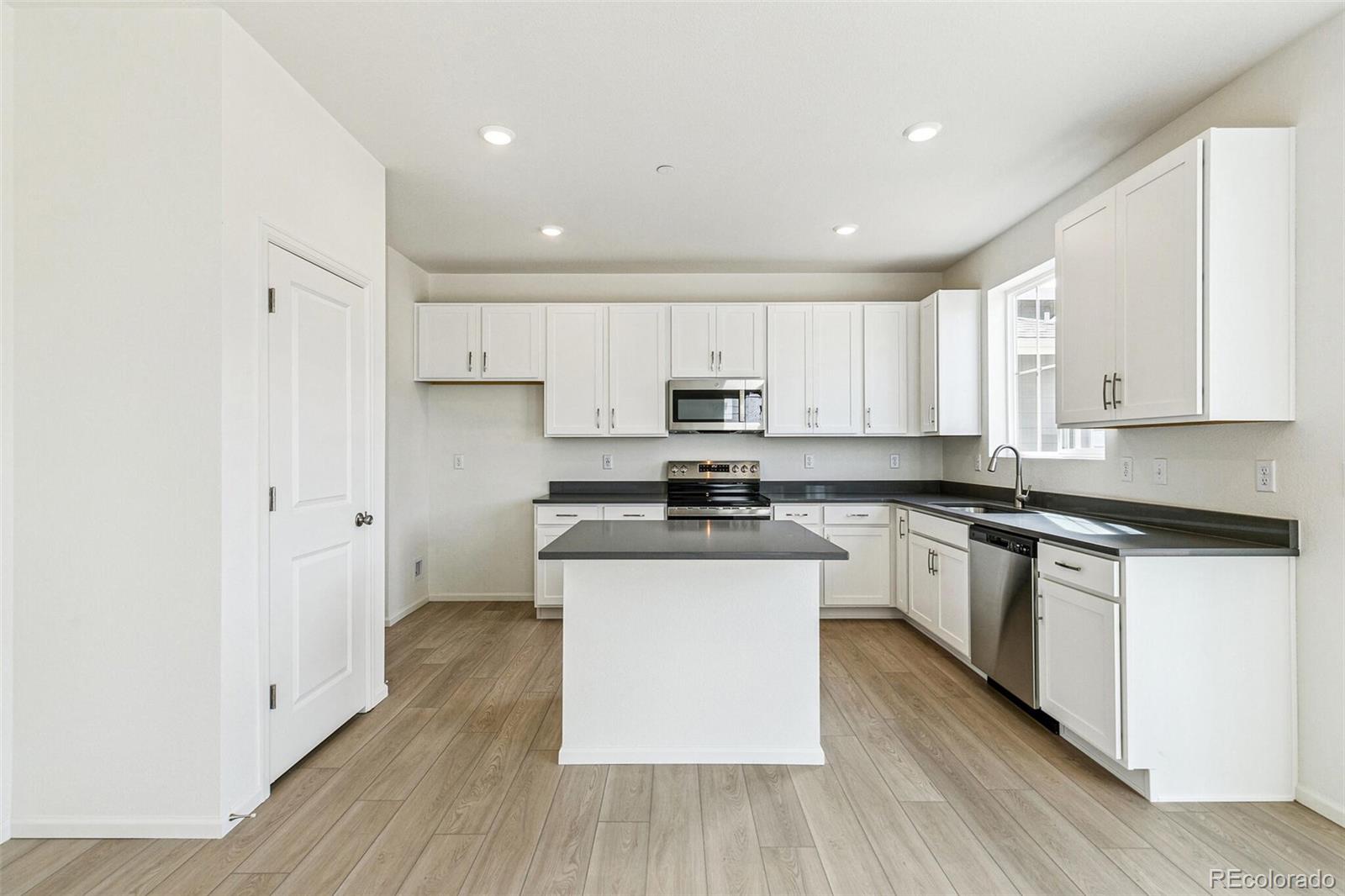 MLS Image #10 for 9293  biscay street,commerce city, Colorado