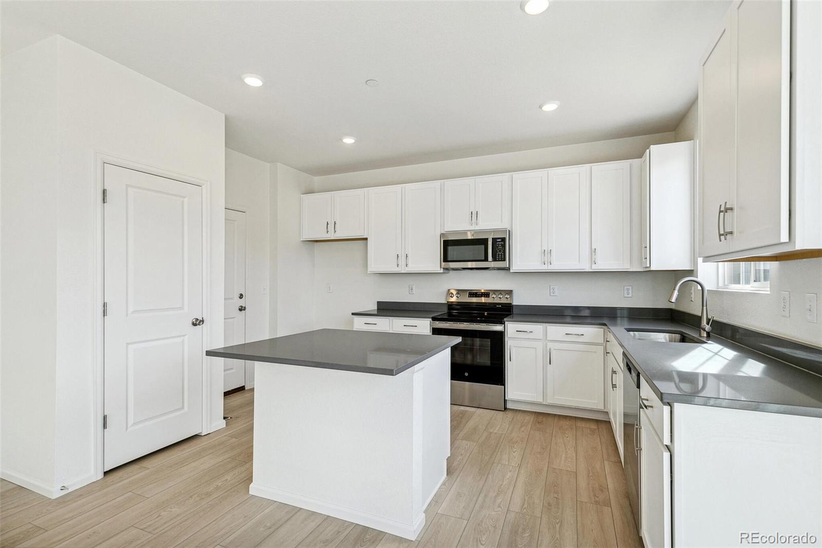 MLS Image #11 for 9293  biscay street,commerce city, Colorado