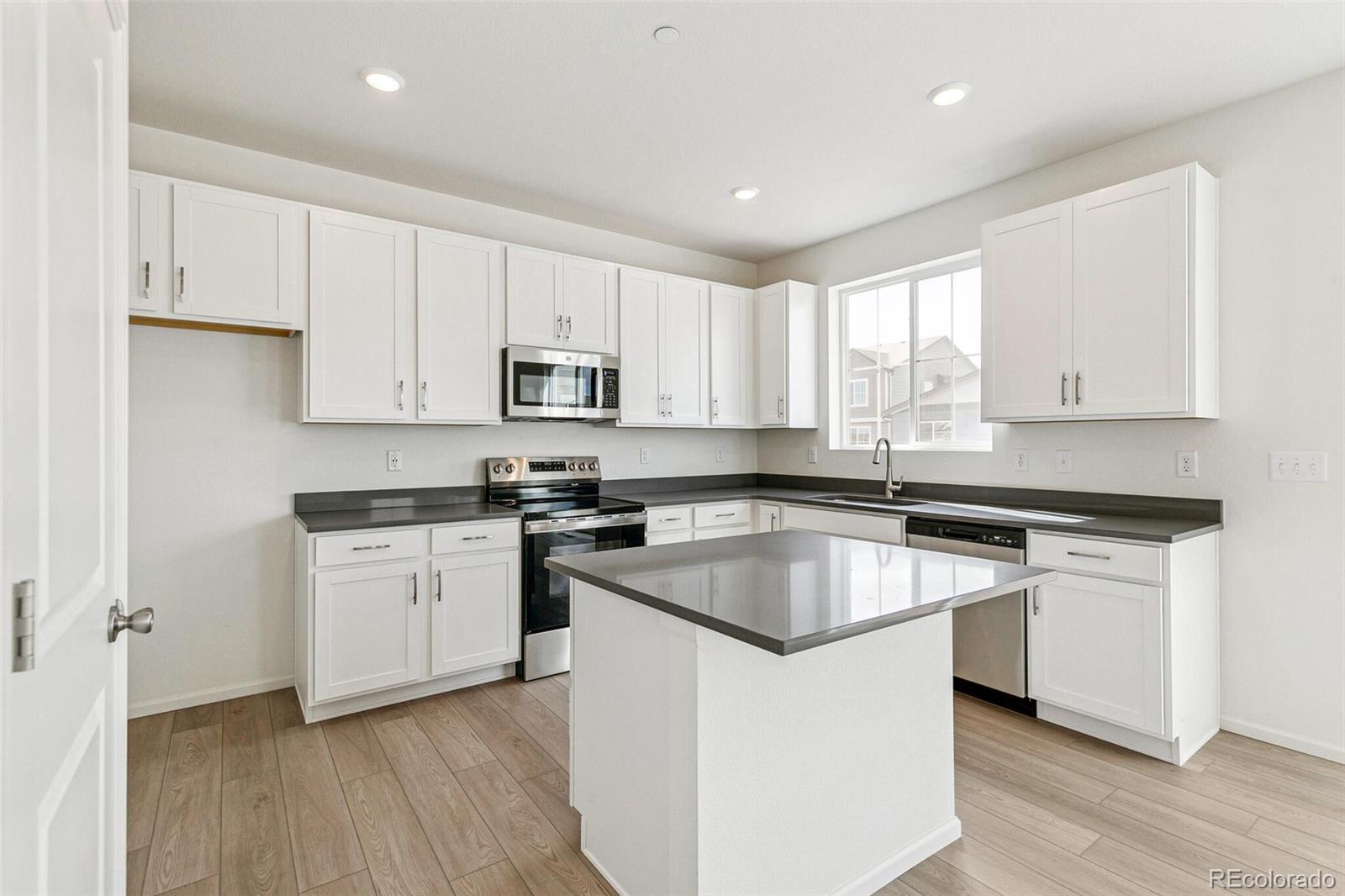 MLS Image #9 for 9293  biscay street,commerce city, Colorado