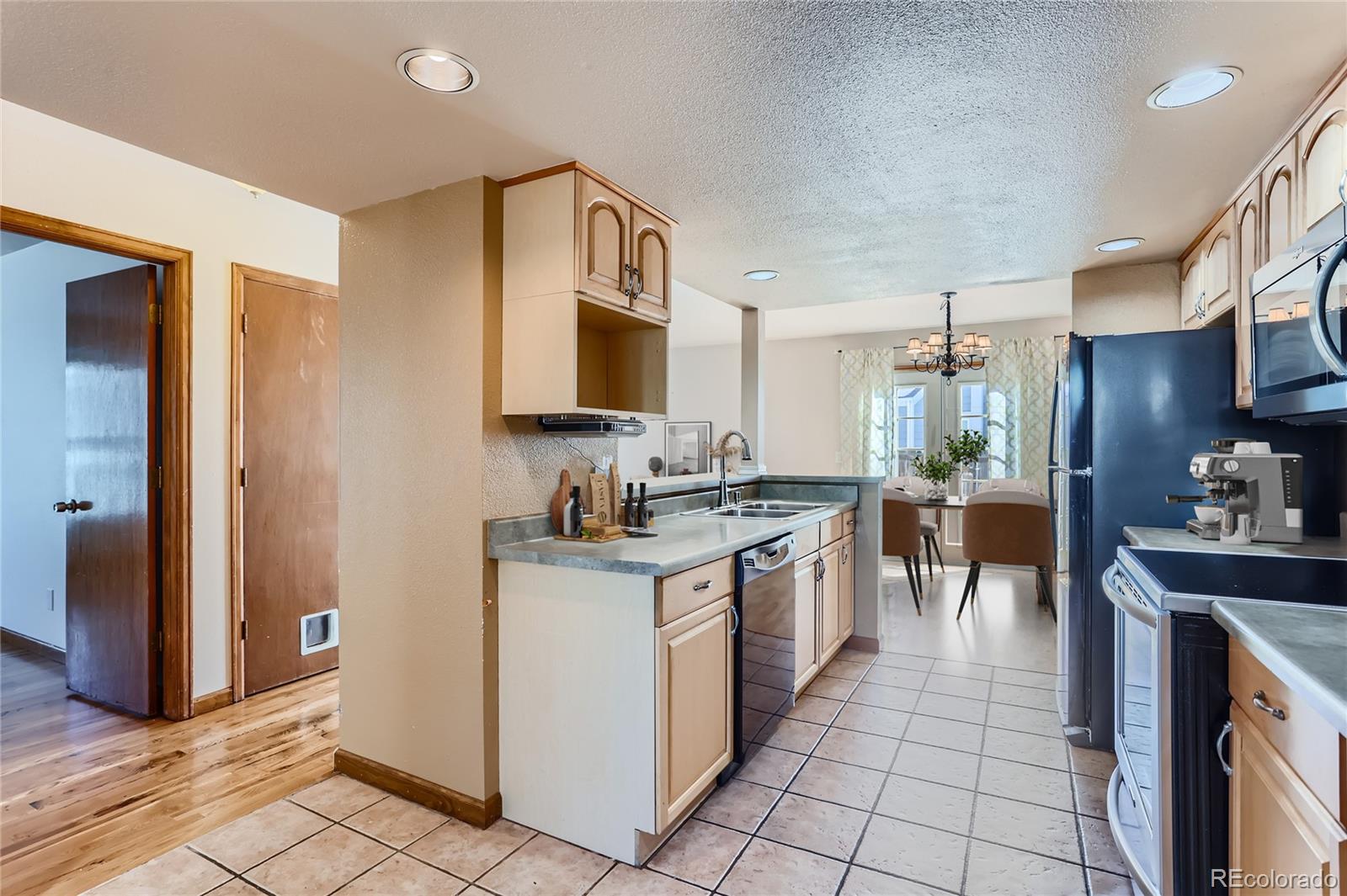 MLS Image #9 for 11612 e cornell circle,aurora, Colorado