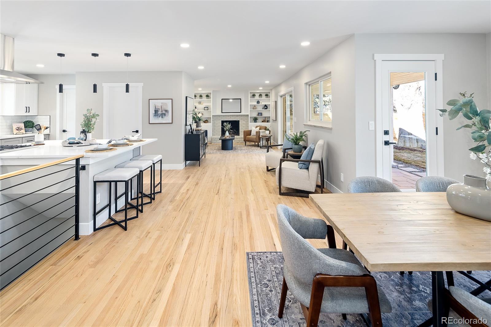 MLS Image #15 for 2718 s langley court,denver, Colorado