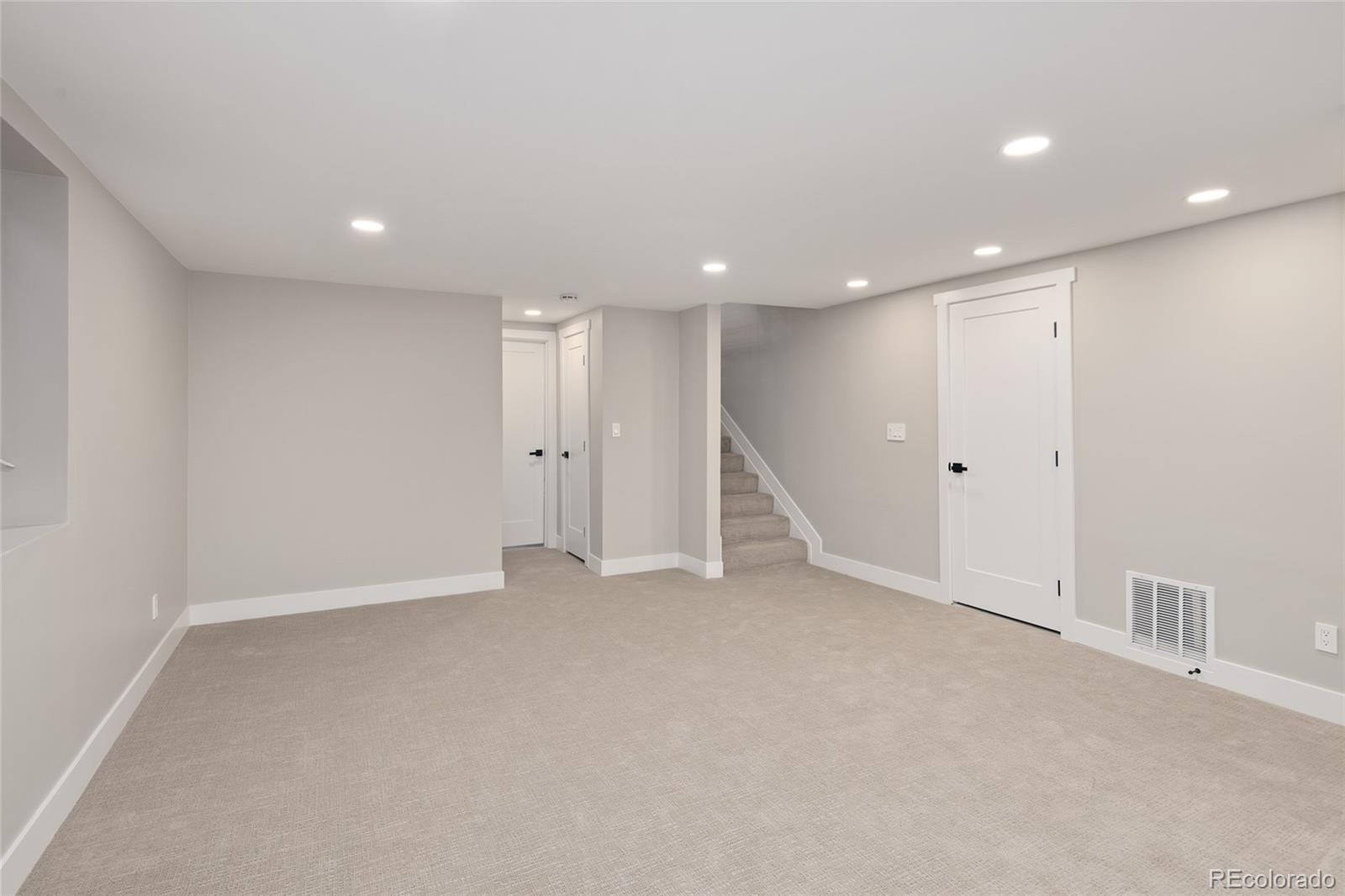 MLS Image #32 for 2718 s langley court,denver, Colorado