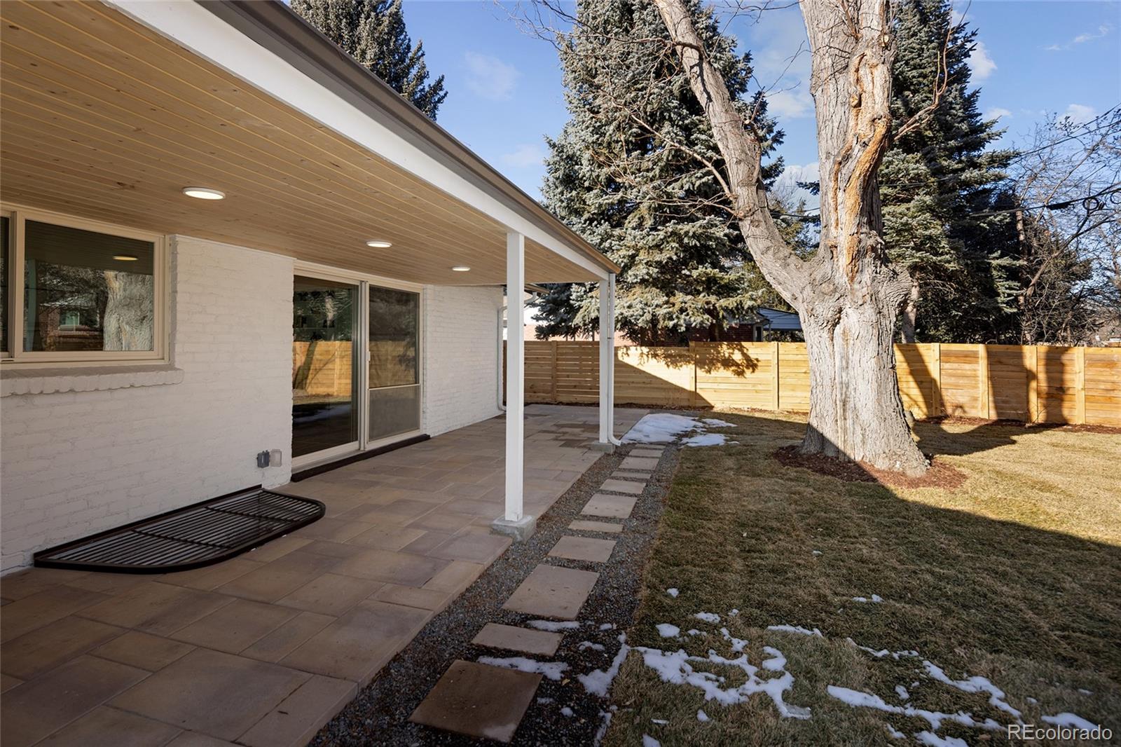 MLS Image #39 for 2718 s langley court,denver, Colorado