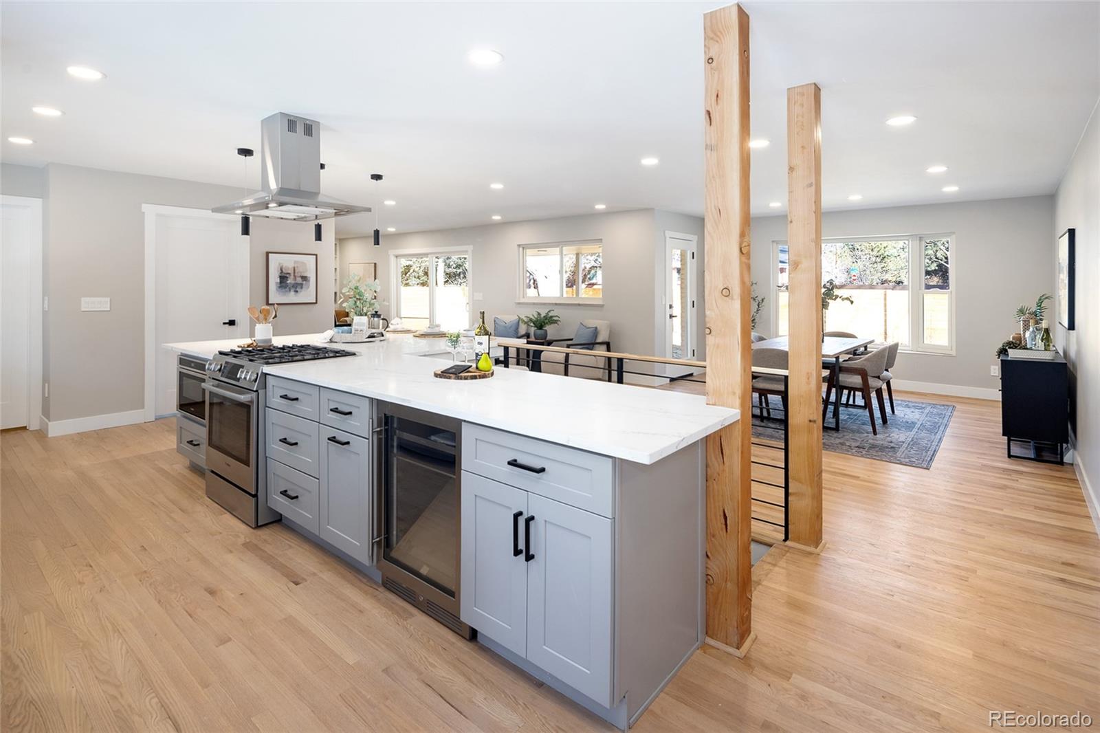 MLS Image #8 for 2718 s langley court,denver, Colorado
