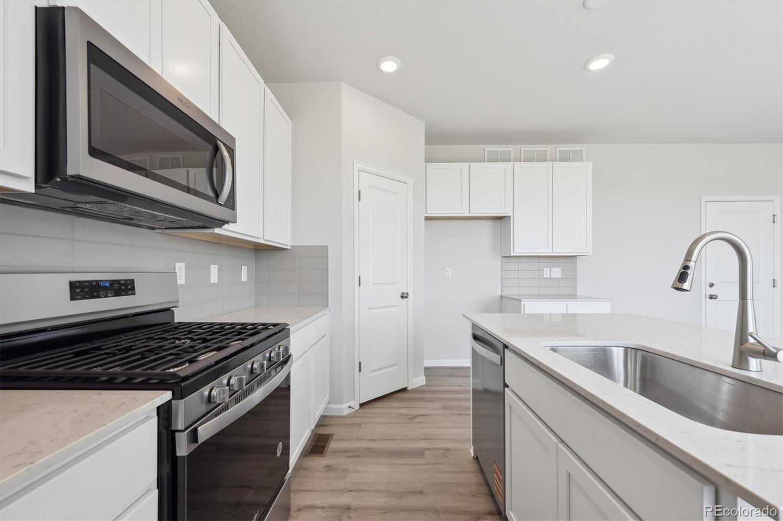 MLS Image #10 for 9992  racine street,commerce city, Colorado