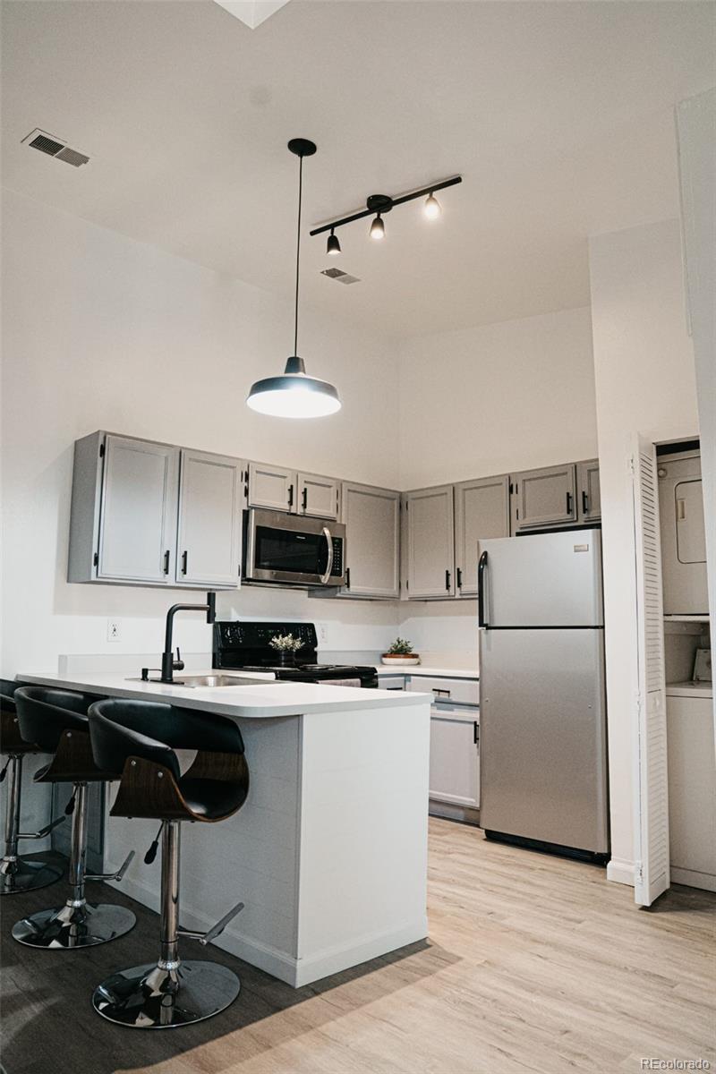 MLS Image #1 for 922 s dearborn way,aurora, Colorado