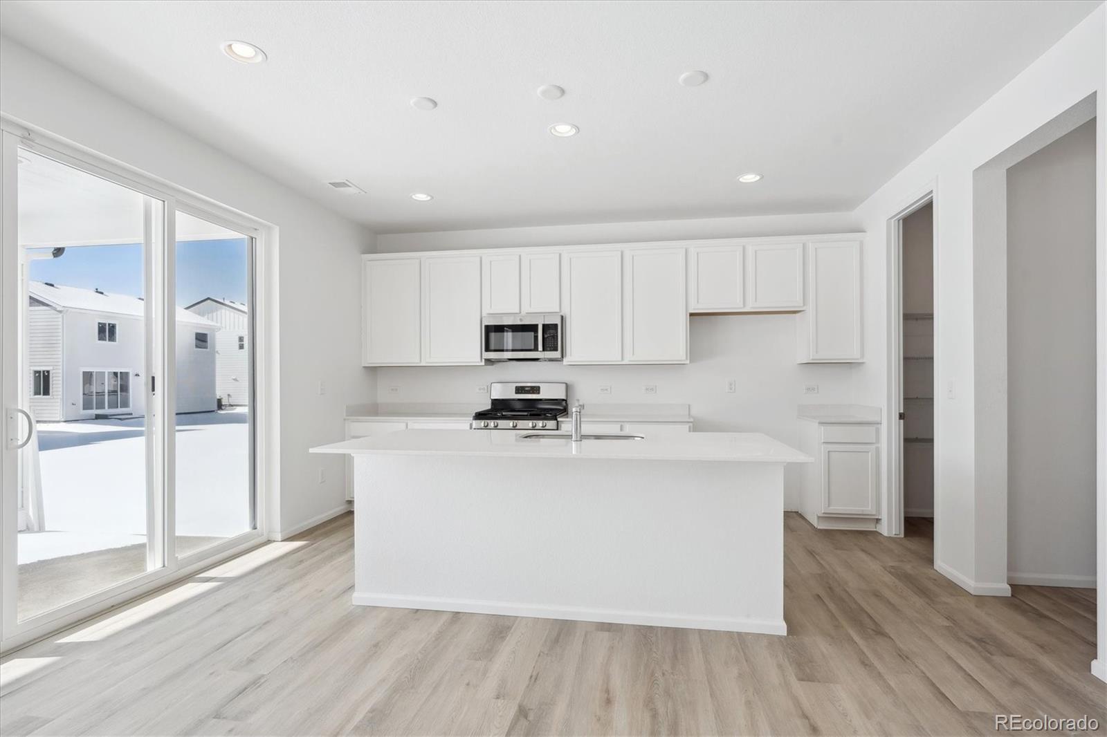 MLS Image #10 for 4642  sugar beet street,johnstown, Colorado