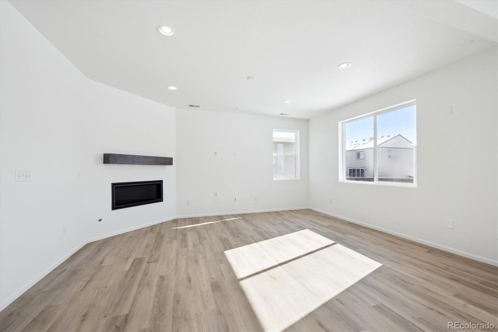 MLS Image #7 for 4642  sugar beet street,johnstown, Colorado