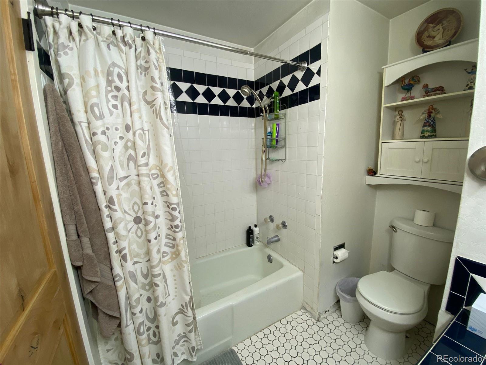 MLS Image #12 for 670  village drive,rifle, Colorado