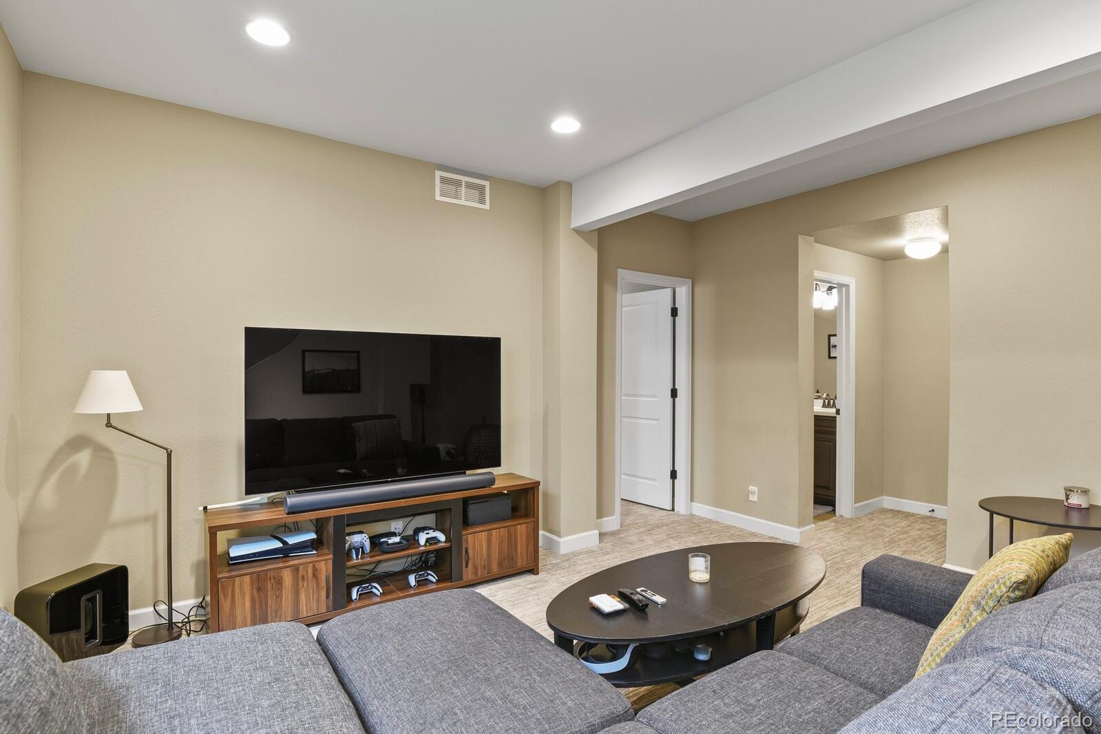 MLS Image #27 for 7976 e 53rd drive,denver, Colorado