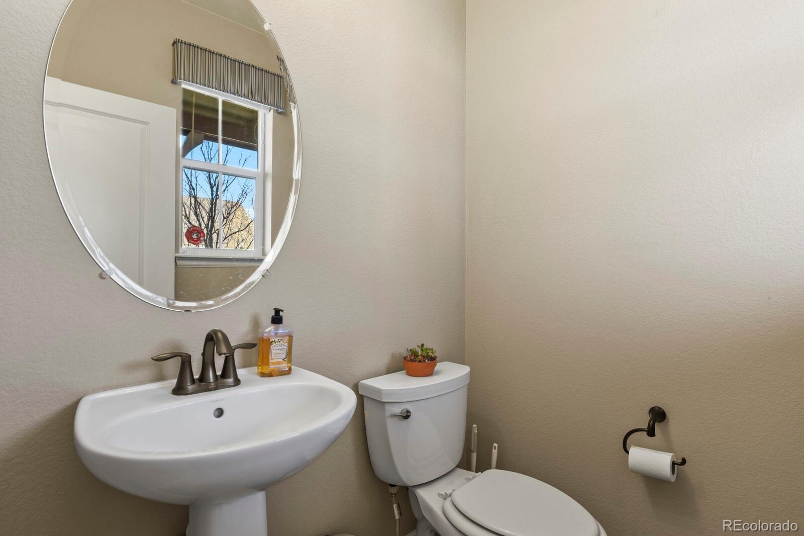 MLS Image #4 for 7976 e 53rd drive,denver, Colorado
