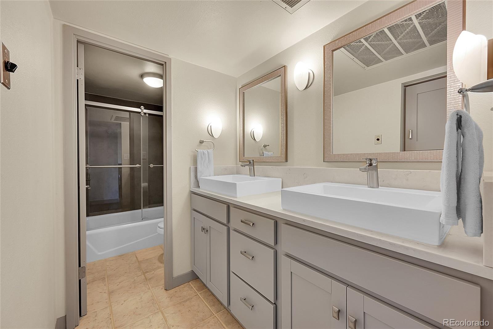 MLS Image #3 for 1365  columbine street 501,denver, Colorado