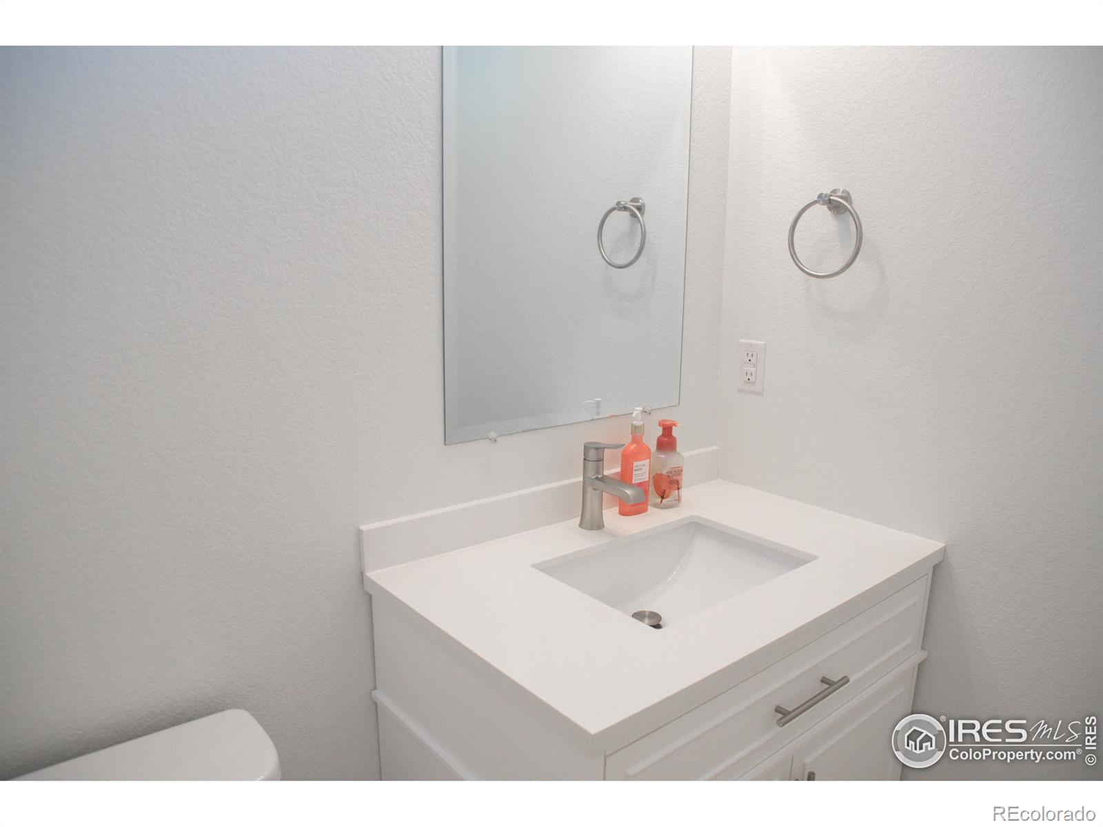 MLS Image #5 for 9841 e 56th place,denver, Colorado