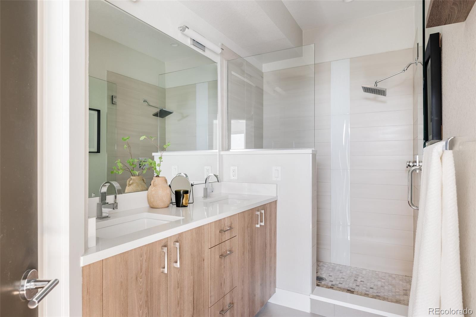 MLS Image #13 for 1836  grove street,denver, Colorado