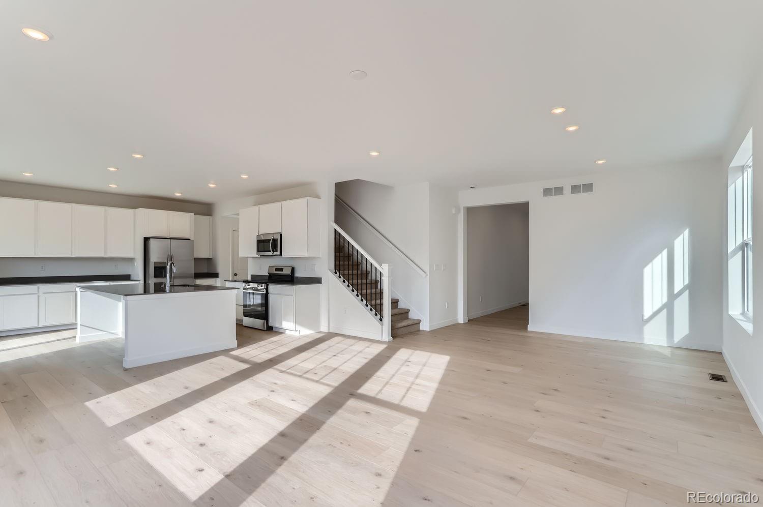 MLS Image #5 for 5516  inland avenue,firestone, Colorado