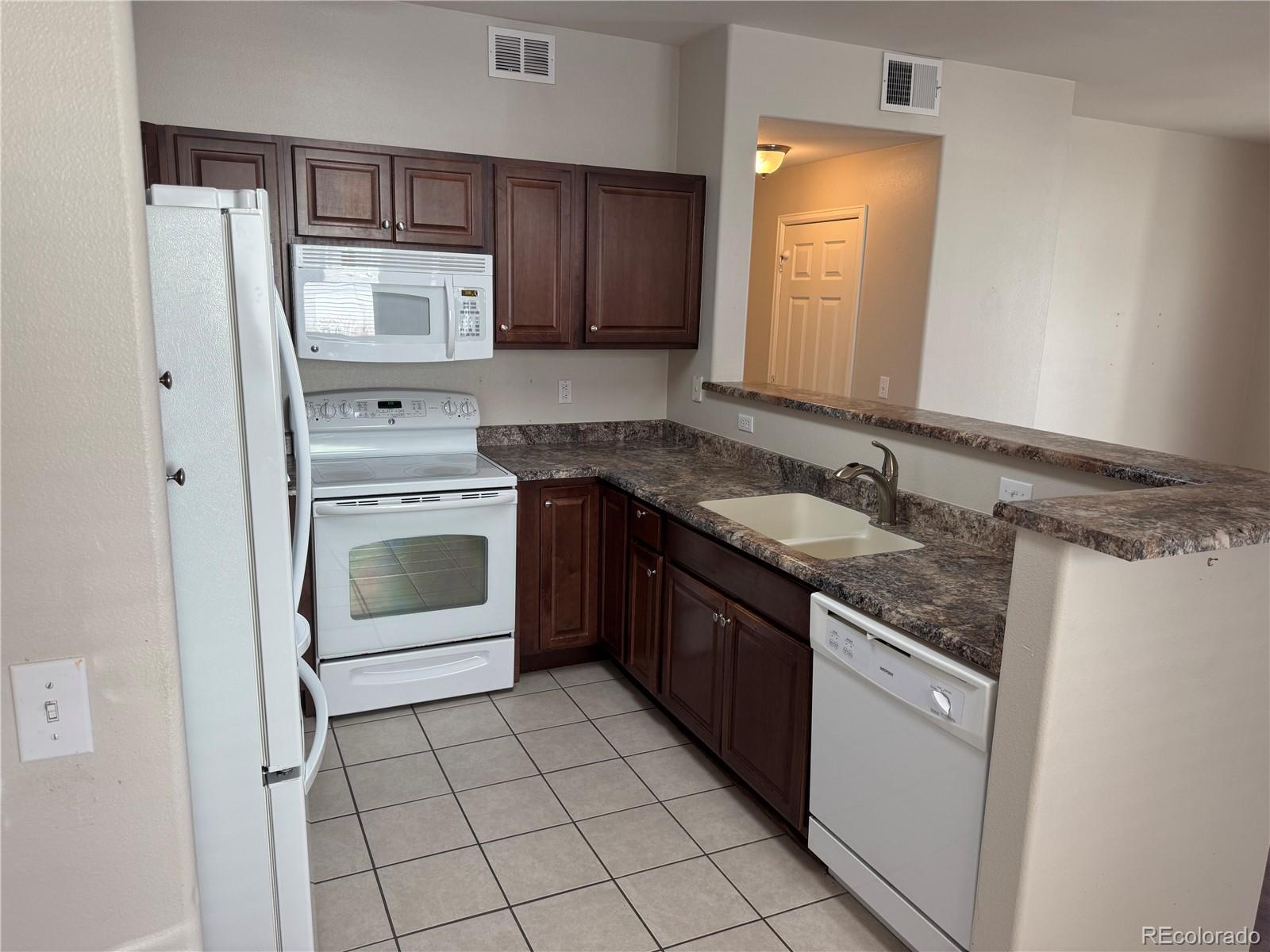 MLS Image #8 for 8500 e jefferson avenue,denver, Colorado