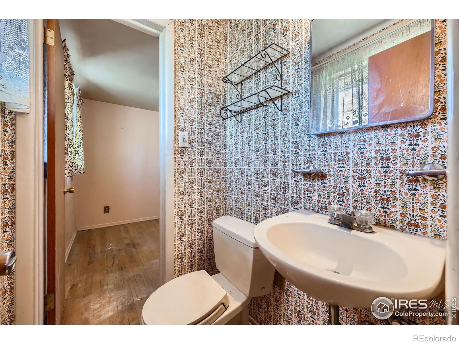 MLS Image #14 for 1641 s sheridan boulevard,lakewood, Colorado