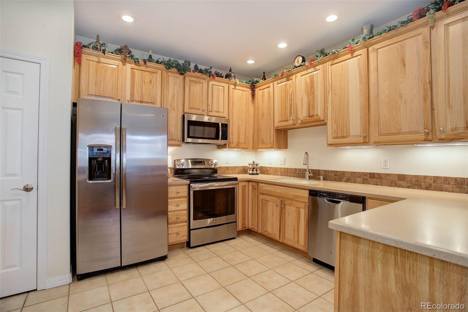 MLS Image #6 for 6656 s shawnee street,aurora, Colorado