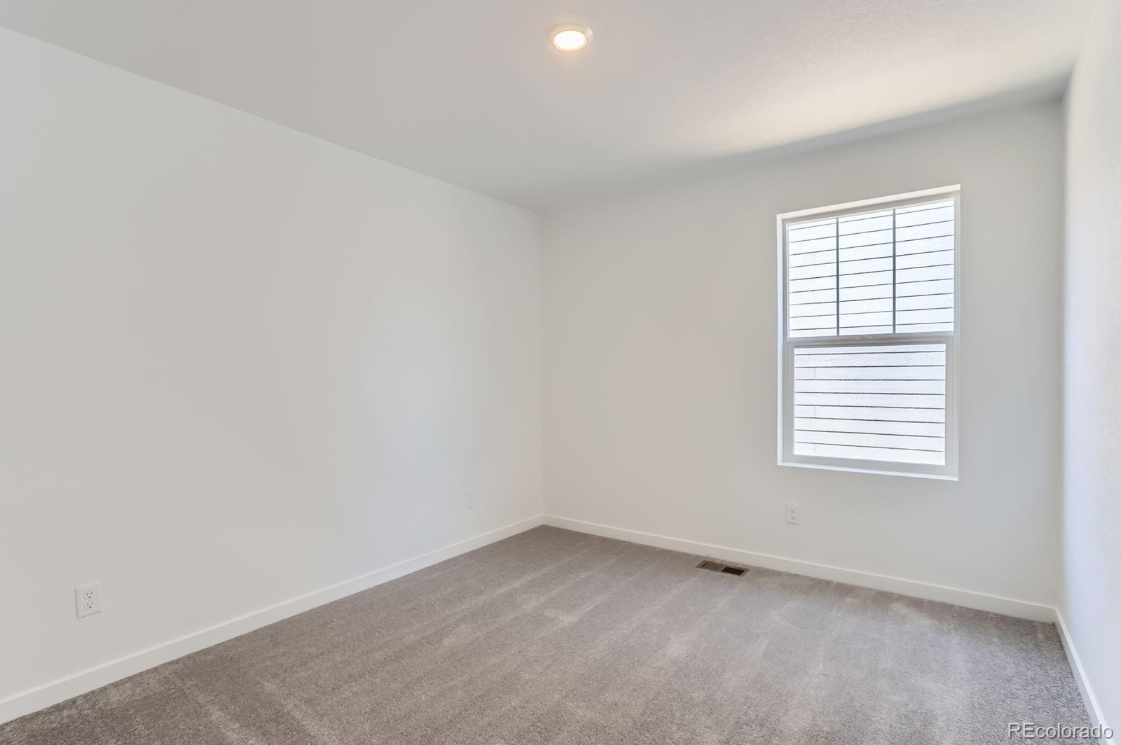 MLS Image #6 for 22036 e 39th place,aurora, Colorado