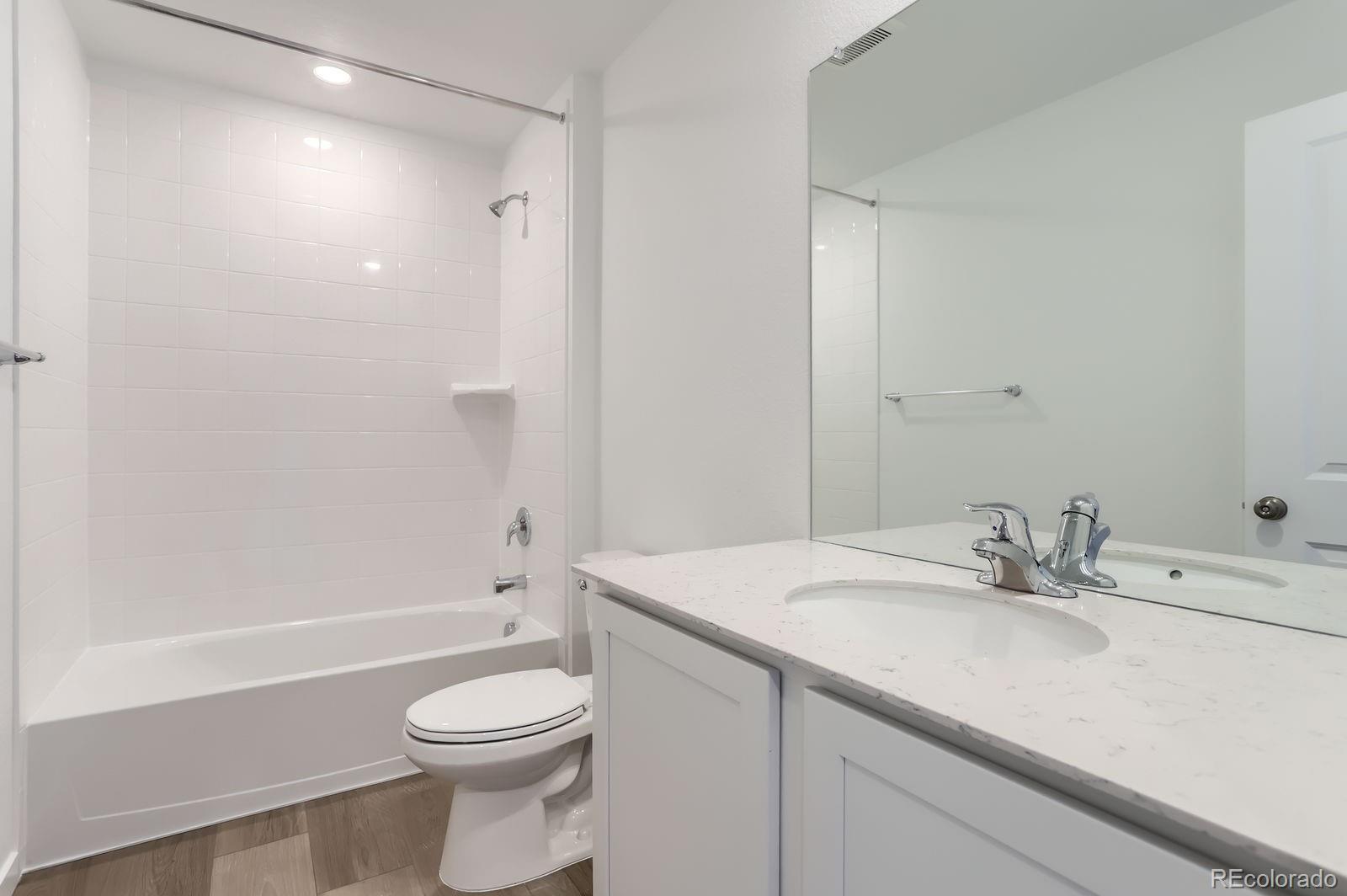 MLS Image #7 for 22036 e 39th place,aurora, Colorado